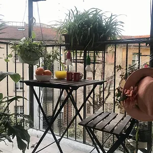 Apartment Pied A Terre Sant'agostino, Milan